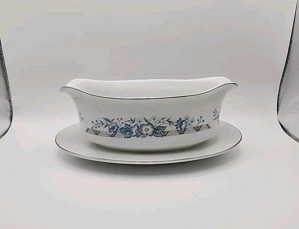 Vtg Seizan Blue Ridge Oval Gravy Boat/Sauce Bowl with Underplate, 9" Porcelain